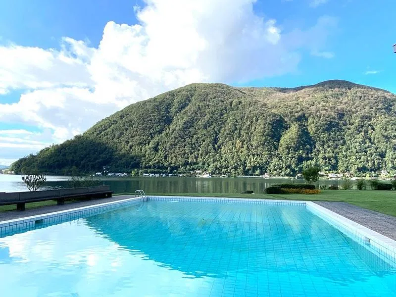 APPARTAMENTO DI 4.5 LOCALI IN RESIDENZA DIRETTAMENTE SUL LAGO