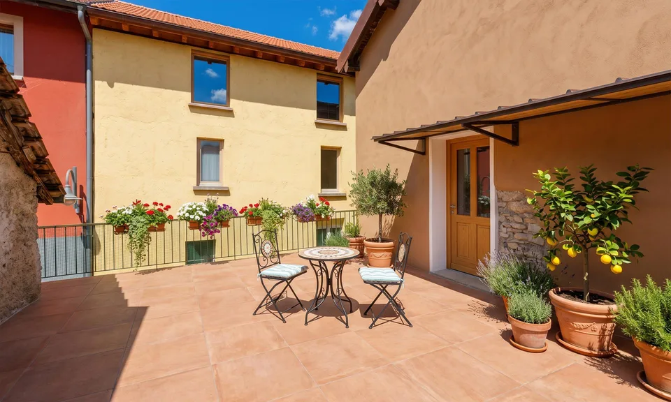 GRANDE CASA 7.5 LOCALI CON TERRAZZA E 2 POSTEGGI A LOPAGNO