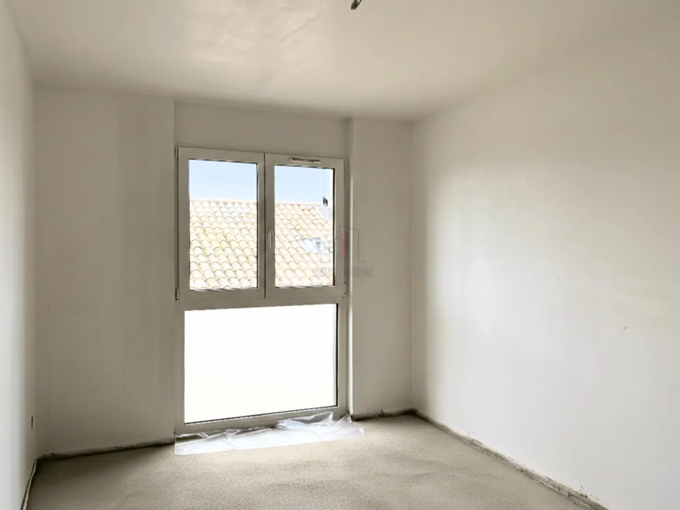 EXCLUSIVE AND SPACIOUS 4.5-ROOM APARTMENT WITH GARDEN IN CAPRIASCA