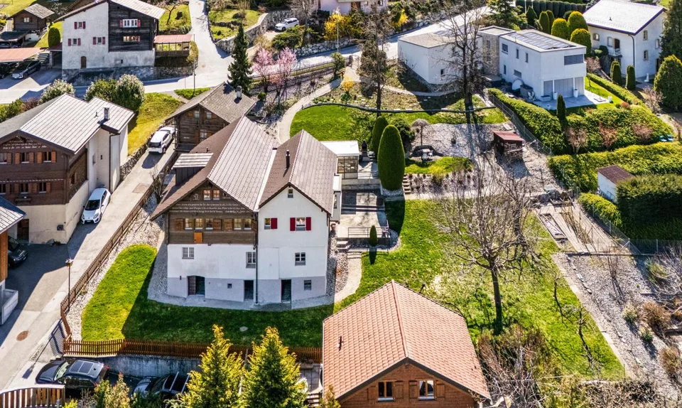 Ensemble immobilier d’exception Maison d'architecte + Raccard + locaux