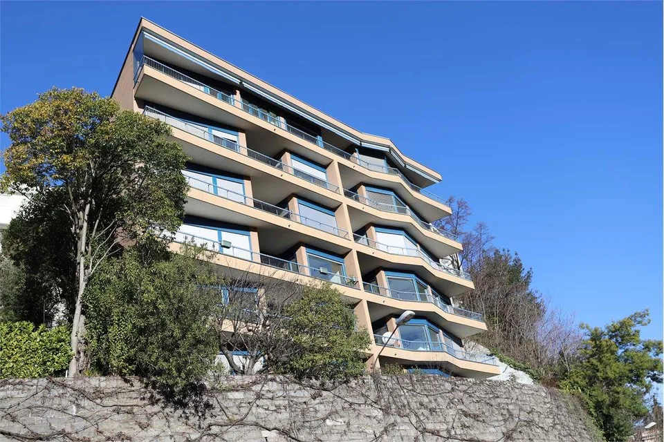 NEUES UND GEMÜTLICHES PIED-À-TERRE MIT 3,5 ZIMMERN IM ZENTRUM VON LUGANO