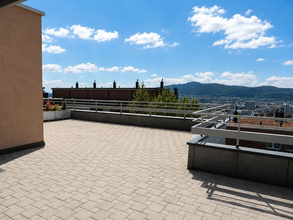 Attikawohnung mit grosser Terrasse und sensationeller Weitsicht – Foto 7 von 11