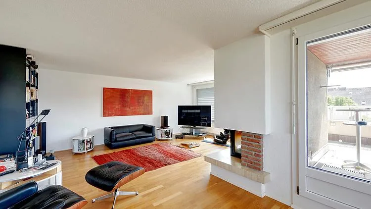 2½ ZIMMER-ATTIKAWOHNUNG IN BERN - LÄNGGASSE, MÖBLIERT, TEMPORÄR