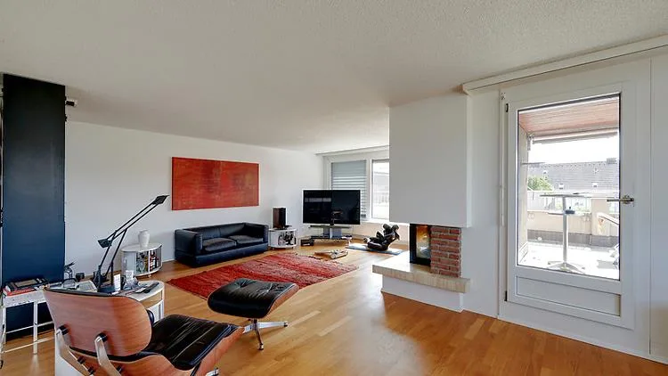 2½ ZIMMER-ATTIKAWOHNUNG IN BERN - LÄNGGASSE, MÖBLIERT, TEMPORÄR