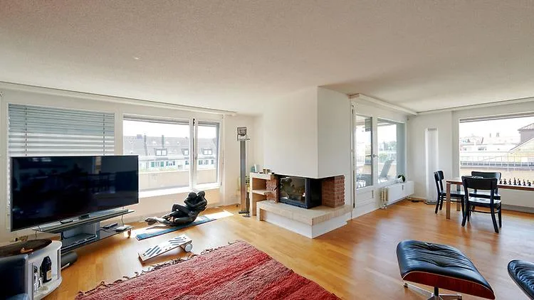2½ ZIMMER-ATTIKAWOHNUNG IN BERN - LÄNGGASSE, MÖBLIERT, TEMPORÄR
