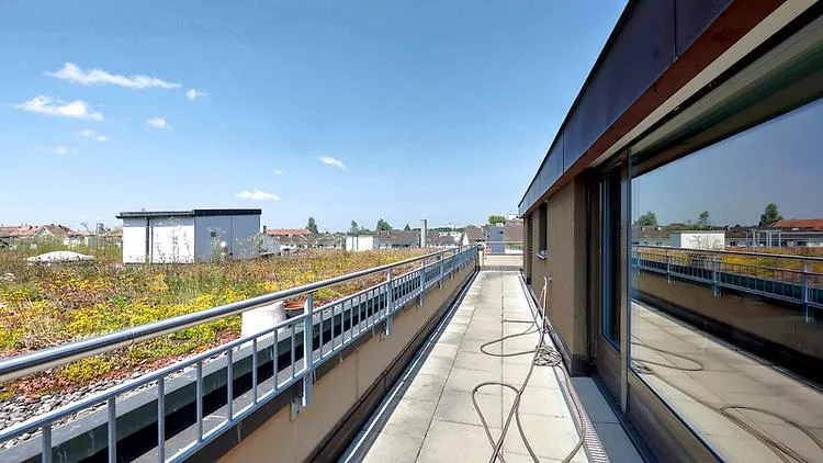2½ ZIMMER-ATTIKAWOHNUNG IN BERN - LÄNGGASSE, MÖBLIERT, TEMPORÄR – foto 18 di 20