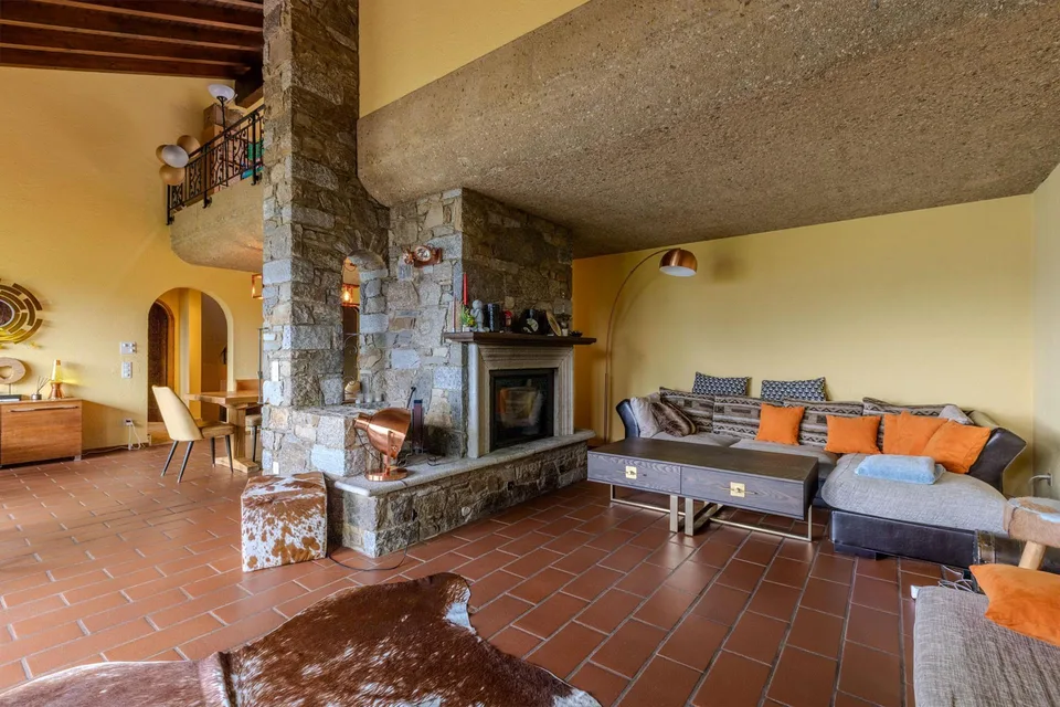 GRANDE VILLA 7 LOCALI CON STUPENDA VISTA LAGO A CIMO-BIOGGIO