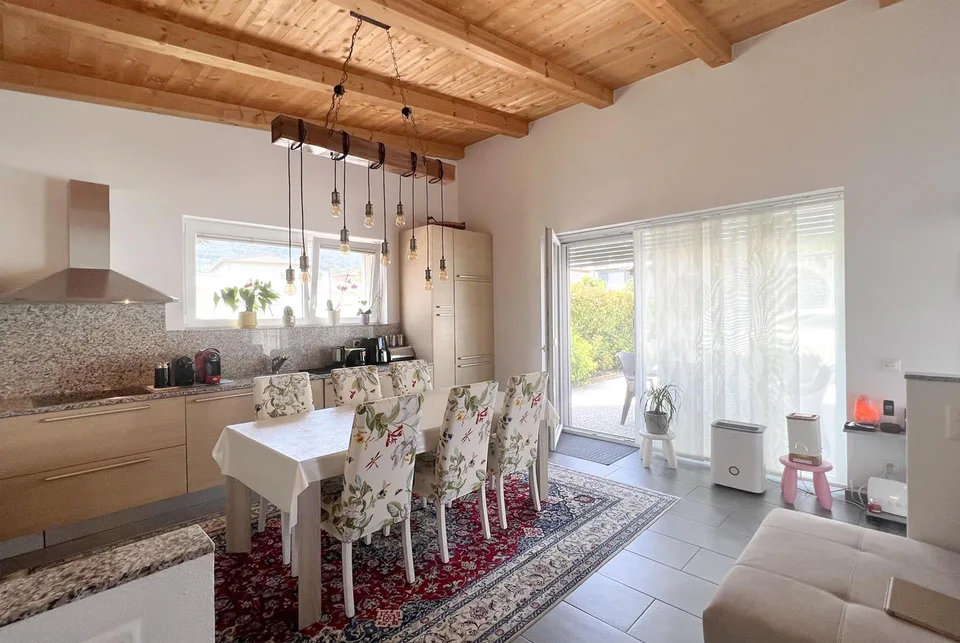 ACCOGLIENTE DUPLEX DI 4.5 LOCALI CON AREA ESTERNA A MAGLIASO