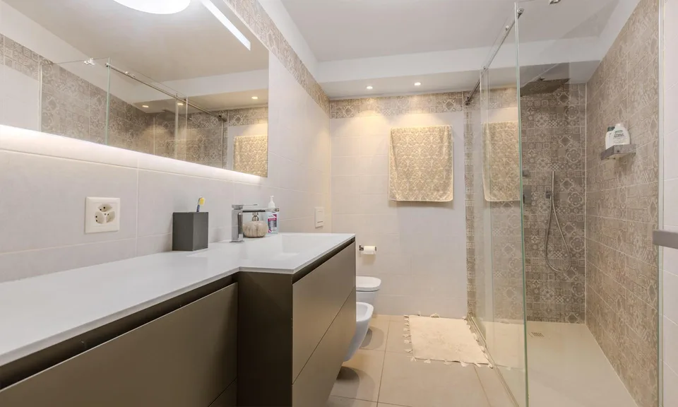 STUPENDA E AMPIA VILLA DI CHARME DI 5.5 LOCALI A MELIDE