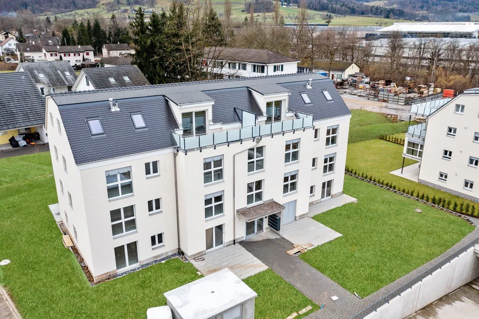 Moderne Wohnung mit eingzäuntem grossen Garten (Hund erlaubt)