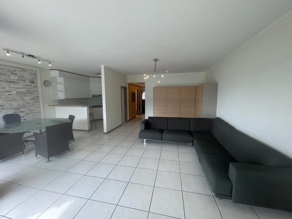 APPARTMENT 4.5 MIT PRÄCHTIGER STADT- UND TEILWEISEM SEEVIEW