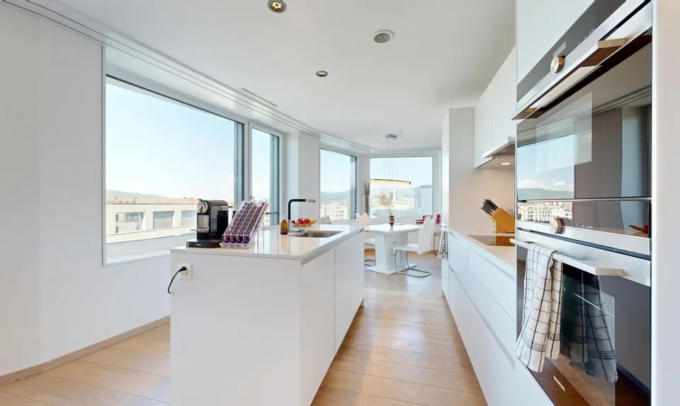 4.5 Zimmerwohnung im Limmattower mit Weitblick