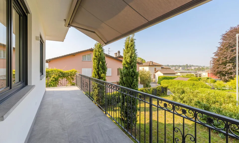 GRANDE CASA BIFAMILIARE 9 LOCALI CON AMPIO TERRENO A RANCATE