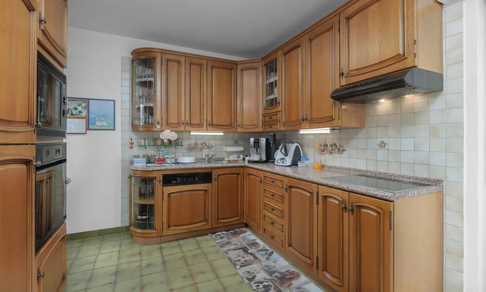 STUPENDA VILLA 8.5 LOCALI CON GIARDINO E GROTTO A GIUBIASCO