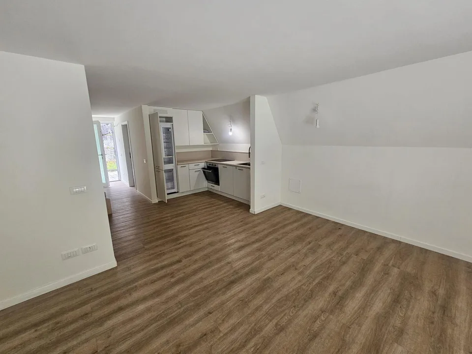 ACCOGLIENTE E GRAZIOSA CASA SINGOLA DI 4.5 LOCALI A FAIDO
