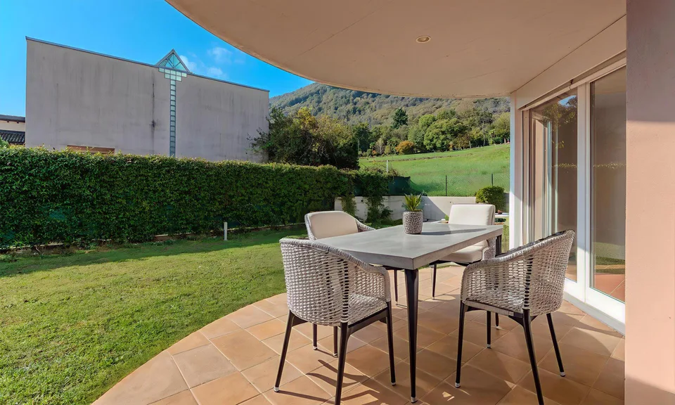 GRANDE VILLA UNIFAMILIALE 5.5 PIÈCES AVEC JARDIN À BEDANO