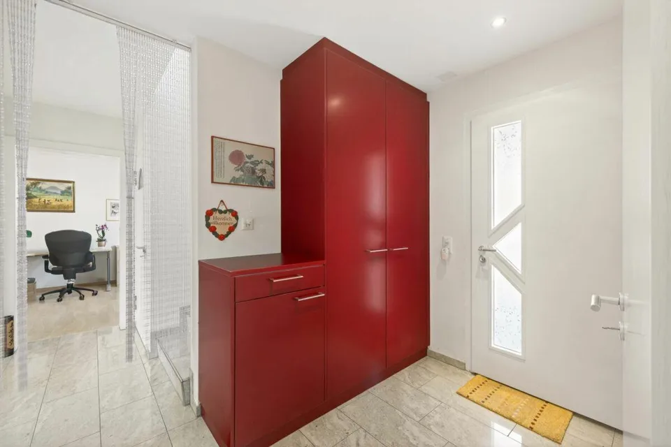 La tua nuova casa: Villa unifamiliare con giardino idilliaco e in una zona residenziale tranquilla