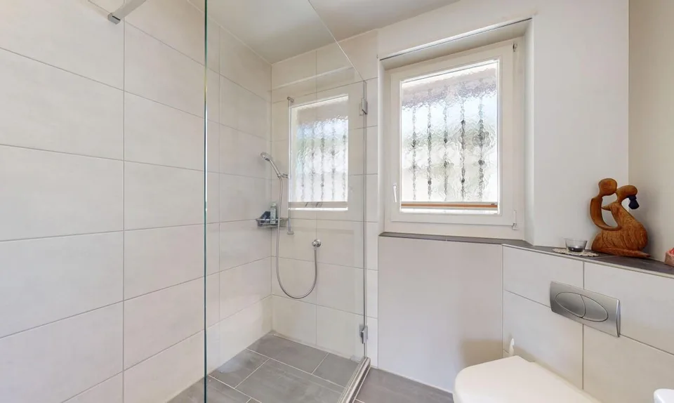 Aussergewöhnliches 6.5-Zimmer-Doppeleinfamilienhaus – Foto 9 von 18