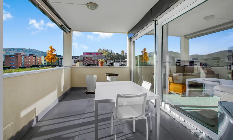 STUPENDO E MODERNO 5.5 LOCALI CON GRANDE TERRAZZA A STABIO