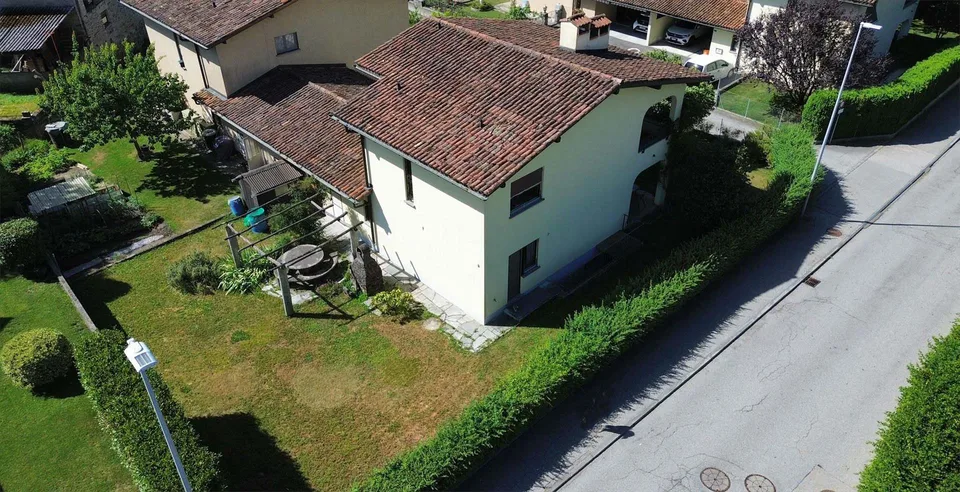 Charming single-family house with garden in Camorino – photo 30 of 30