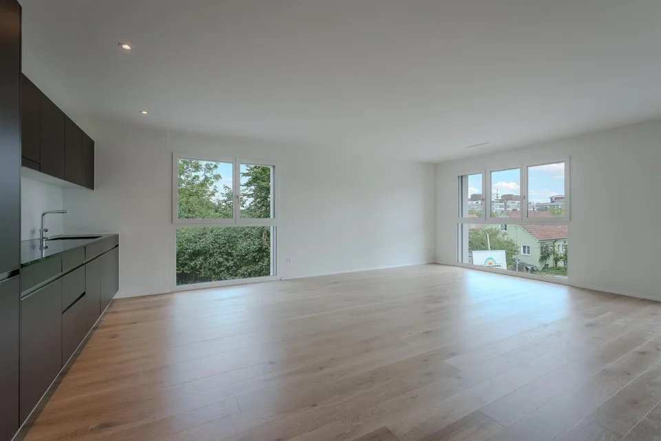Modern wohnen in Zürich-Seebach - helle 3.5-Zimmerwohnung mit Balkon