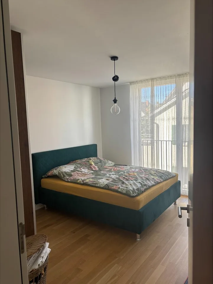 Modern mit grossem Balkon