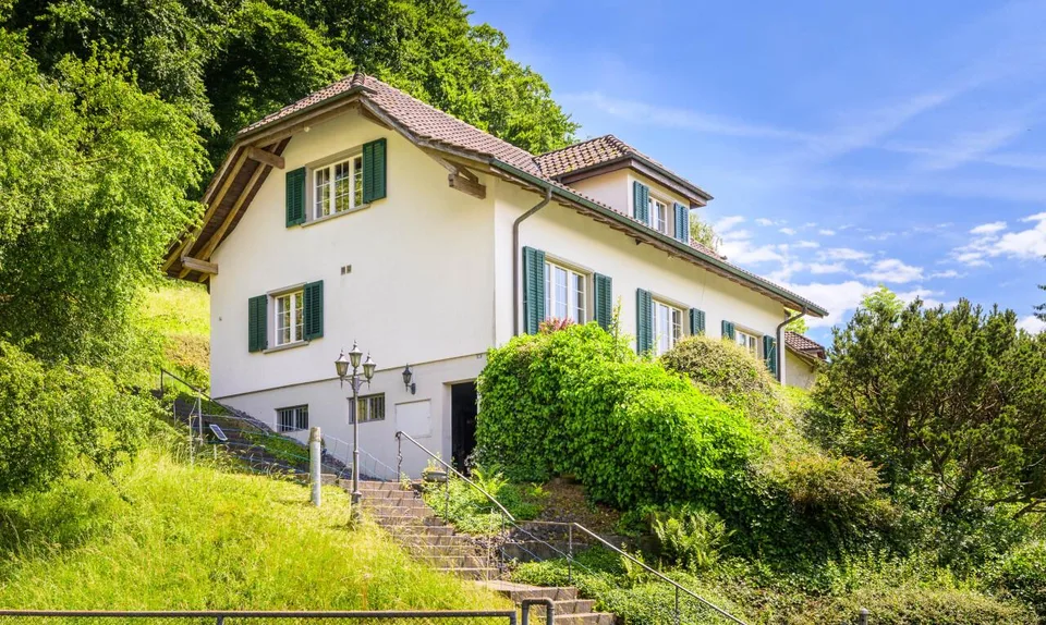 Casa unifamiliare con vista panoramica, privacy e giardino da sogno