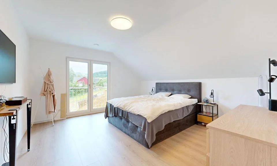 Modernes Zweifamilienhaus mit Weitsicht und hohem Komfort