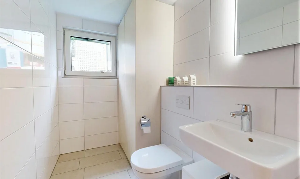 Maison moderne à deux familles avec vue lointaine et haut confort – photo 8 sur 21