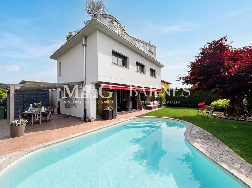 Mendrisio, Stabio: Grande casa unifamiliare con giardino e piscina