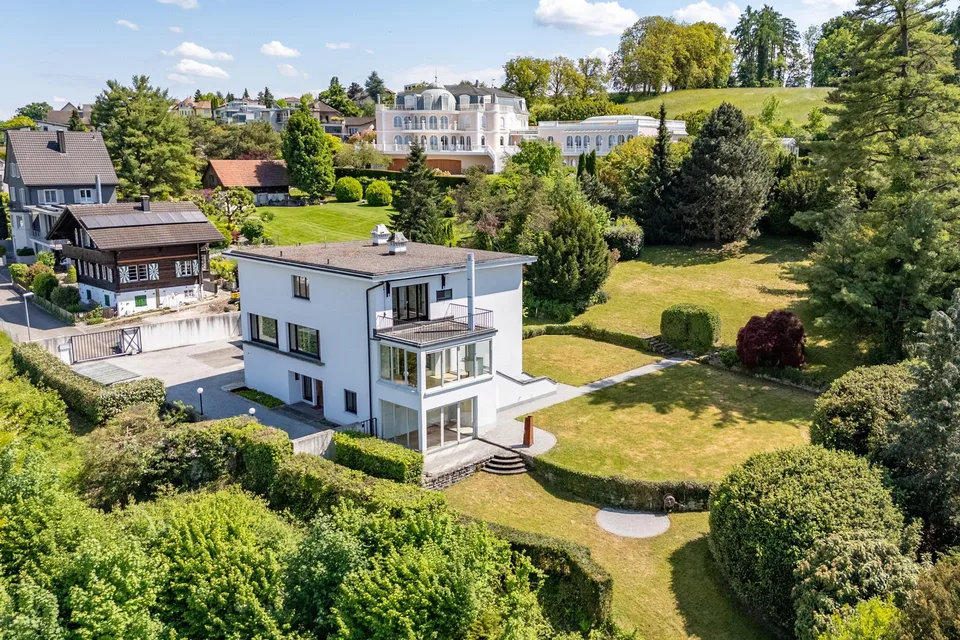Traumhaftes Anwesen mit Seepanorama und absoluter Privatsphäre
