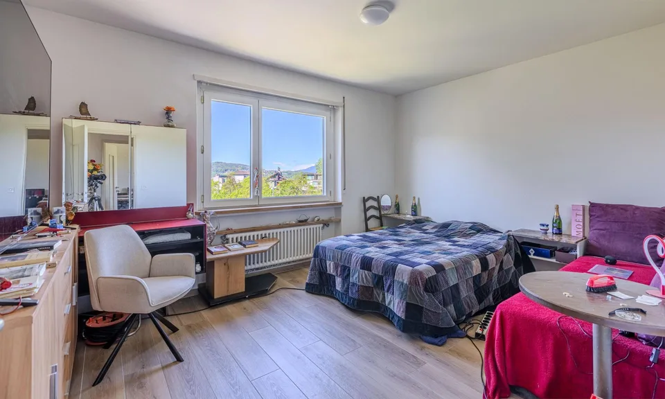 LUMINOSO APPARTAMENTO DI 3.5 LOCALI CON TERRAZZA A VACALLO