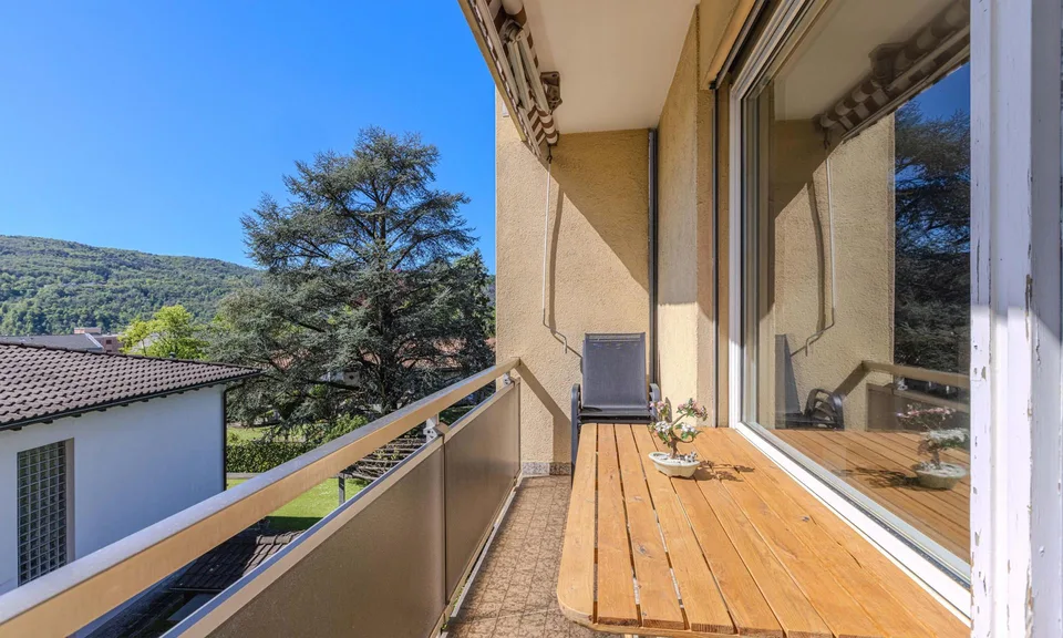 LUMINOSO APPARTAMENTO DI 3.5 LOCALI CON TERRAZZA A VACALLO
