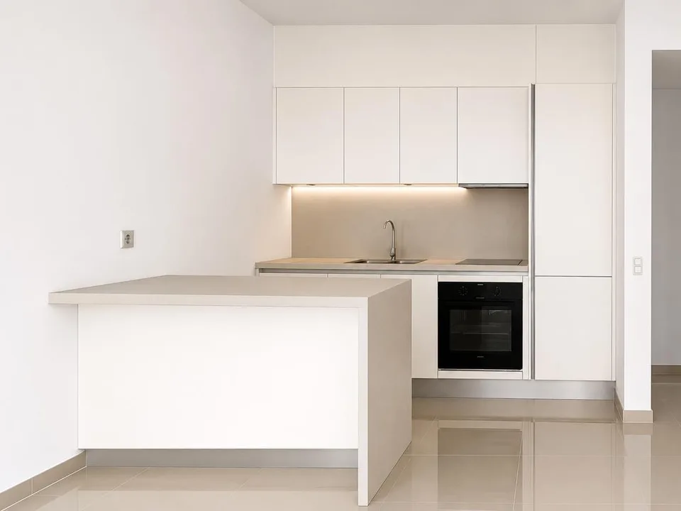 BRISSAGO - VERKAUFT HELLES 3.5-ZIMMER-WOHNUNG MIT ATEMBERAUBENDER SEEVIEW