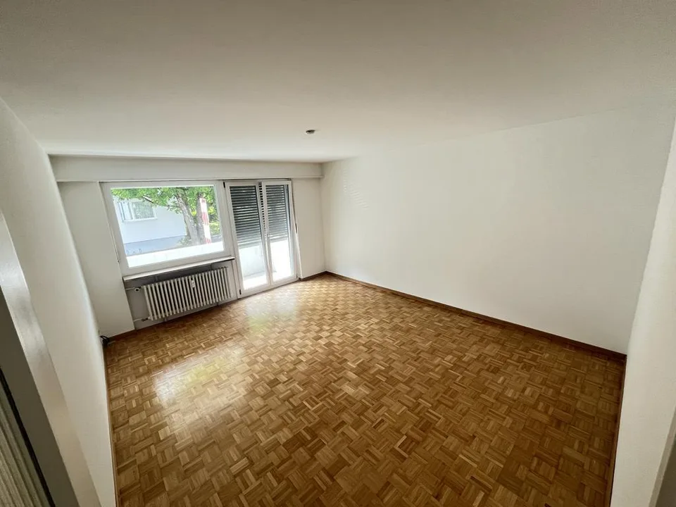 ATTRAKTIVE 5-ZIMMERWOHNUNG AN RUHIGER LAGE IN REINACH