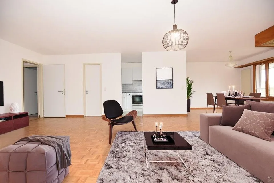Beau 3 pièces de 102 m2 avec balcon