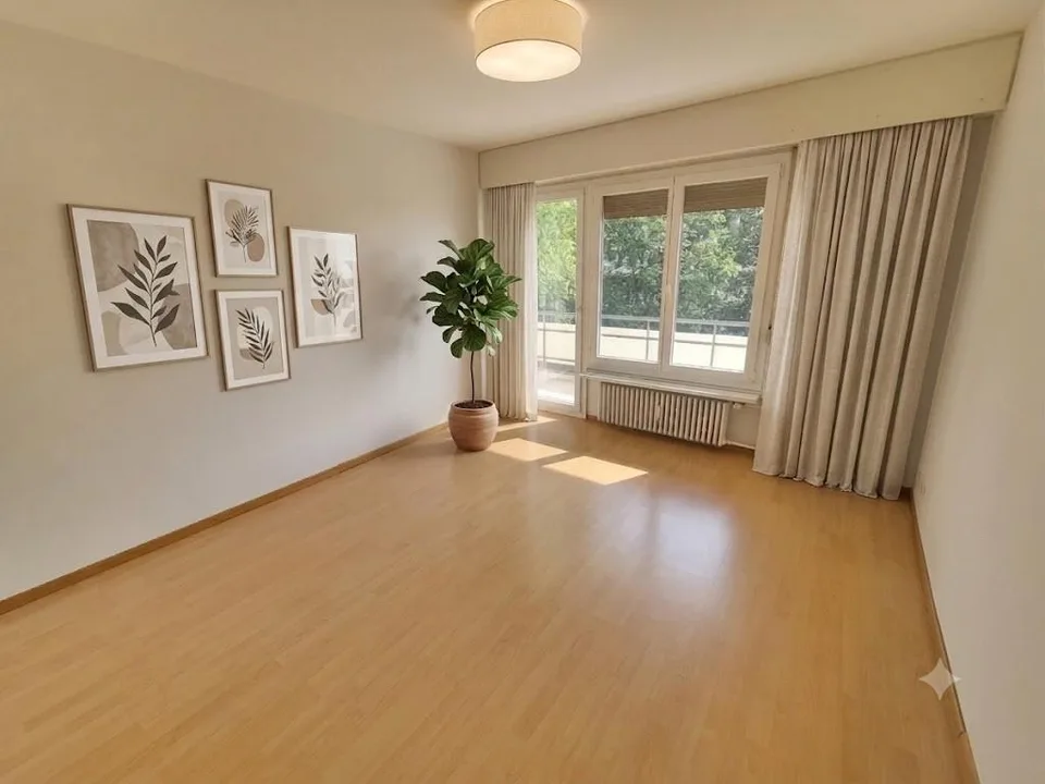 Befristet: Helles Wohntraum-Juwel mit Balkon (ca. 1,5 J.)