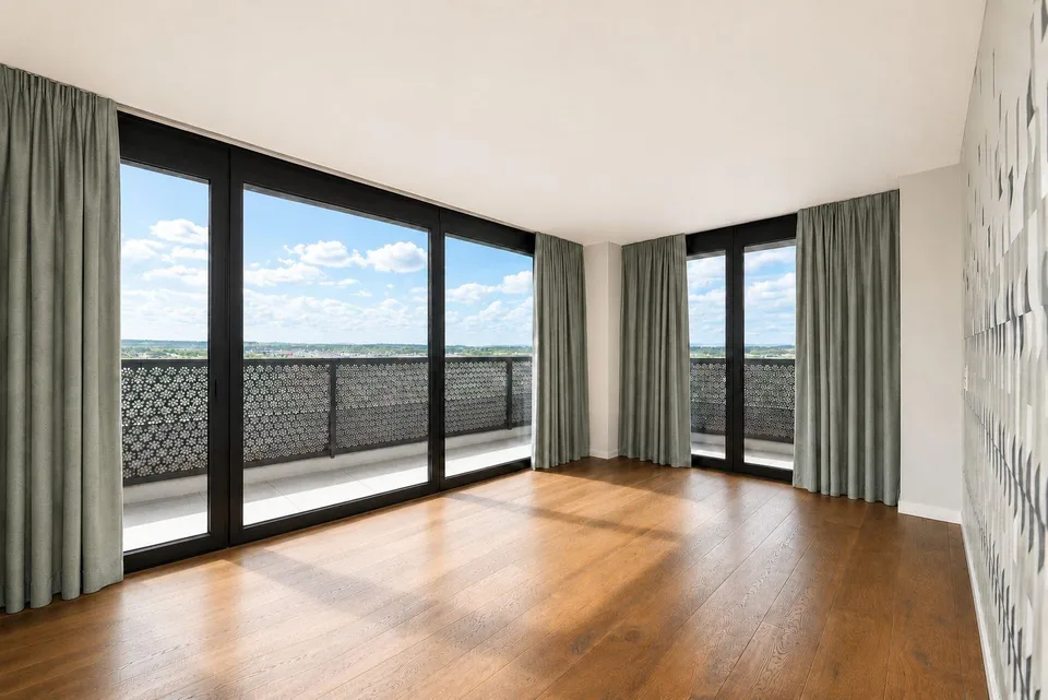 Exklusives Wohnen über den Dächern von Dübendorf – 5.5-Zimmer-Wohnung im 22. Obergeschoss (Nord) | Three Point – Foto 13 von 18