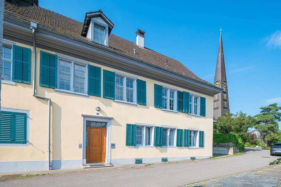 Wohnen mit Geschichte - 4.5-Zimmer-Wohnung in Trüllikon