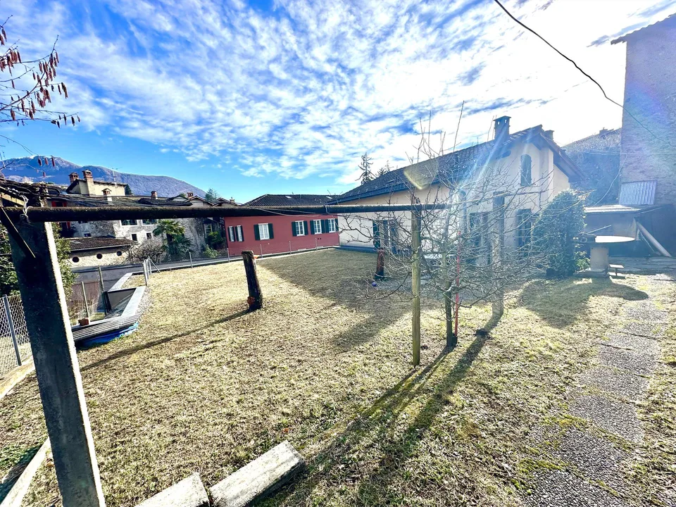 Schönes Einfamilienhaus mit 7,5 Zimmern und Garten in Cureglia – Foto 26 von 28