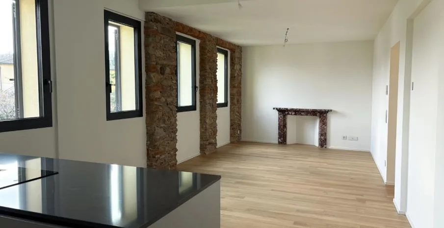 Moderno Appartamento di 3.5 Locali al 1° Piano con Vista Lago a Pur...