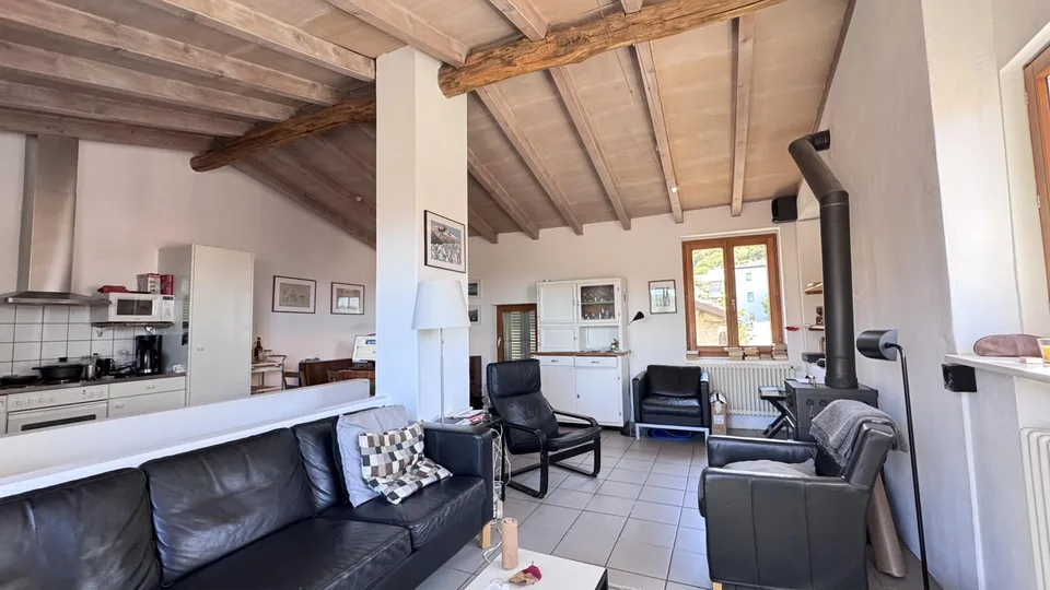 Geräumiges und charakteristisches 6.5-Zimmer-Einfamilienhaus in Cadro