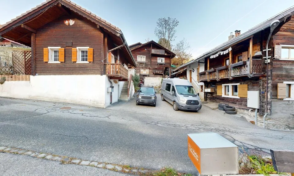 Esclusivo: Chalet su tre livelli con giardino