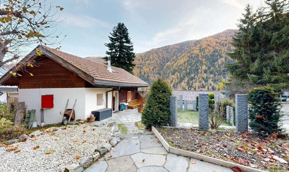 Esclusivo: Chalet su tre livelli con giardino