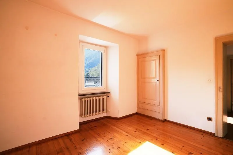2-Familienhaus mit Rustico im Dorfkern / casa bifamiliare con rusti... – Foto 9 von 30
