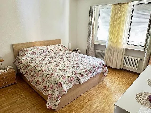 3 1/2-Zimmer-Wohnung im 3. OG mit Balkon und Aussicht / apparta... – Foto 6 von 16