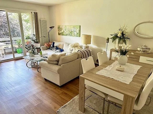3 1/2-Zimmer-Wohnung im 3. OG mit Balkon und Aussicht   /   apparta...