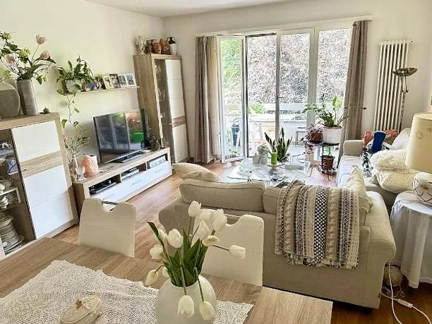 3 1/2-Zimmer-Wohnung im 3. OG mit Balkon und Aussicht   /   apparta...