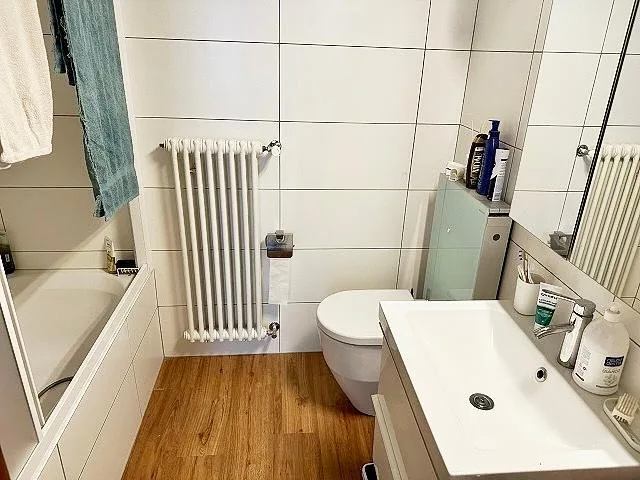 3 1/2-Zimmer-Wohnung im 3. OG mit Balkon und Aussicht / apparta... – Foto 9 von 16
