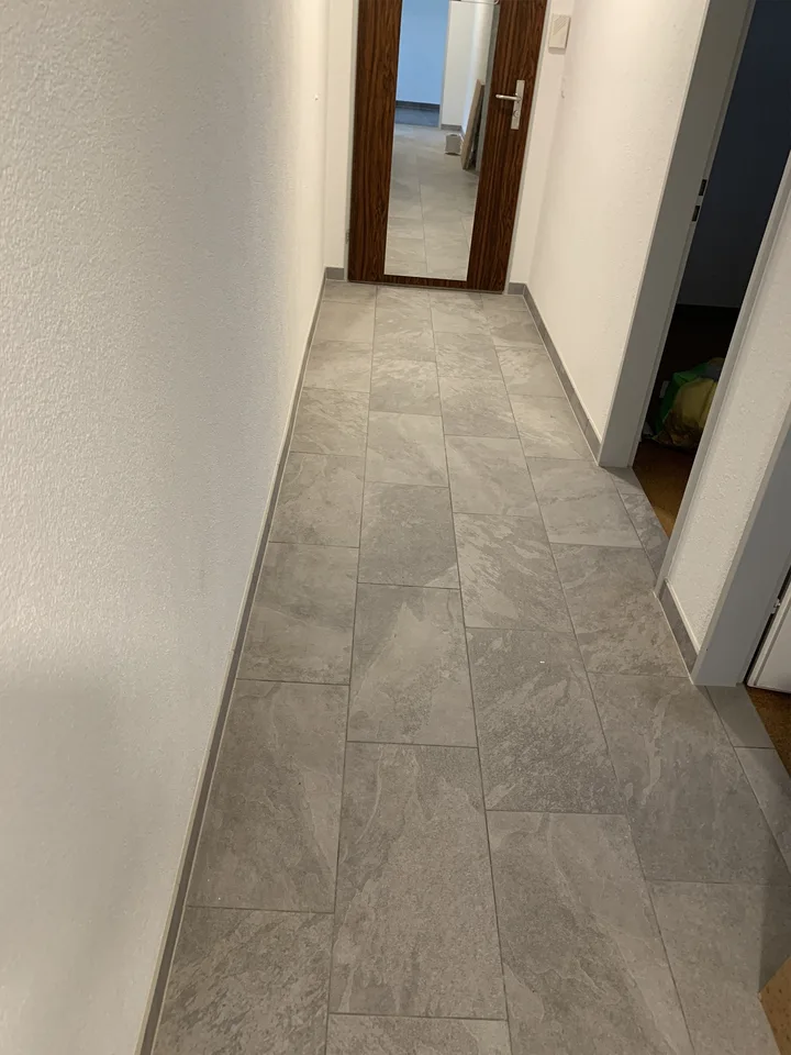 Schön renovierte Wohnung an leicht erhöhter ruhiger Lage nahe Waldrand